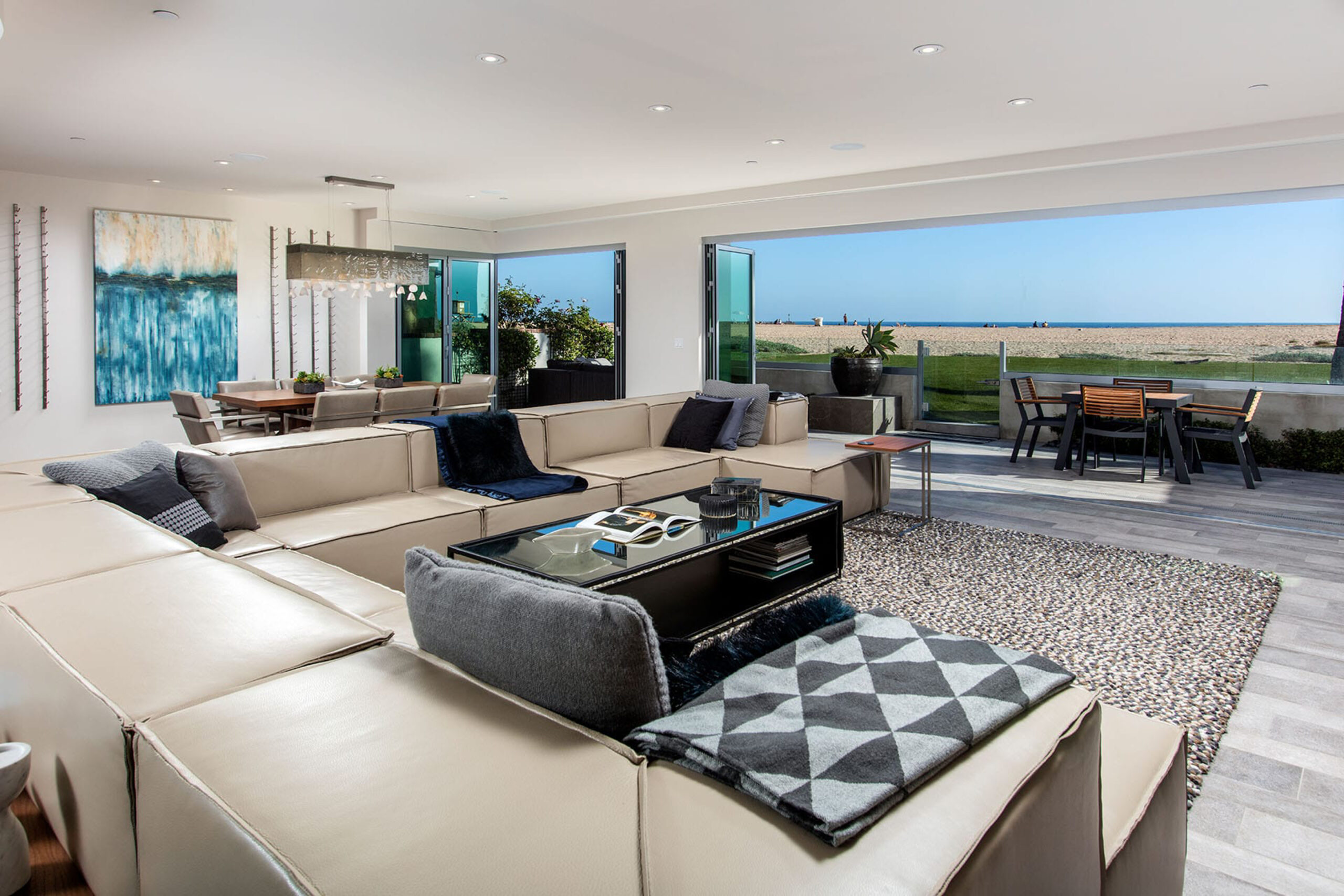 ContemporaryBeach (5)